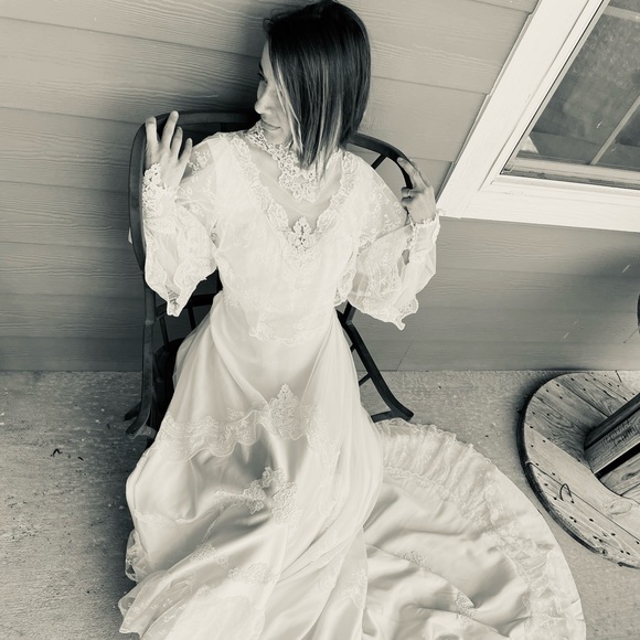 Alfred Angelo Dresses & Skirts - Angelo Alfred Anne of Green Gables Style Wedding Dress